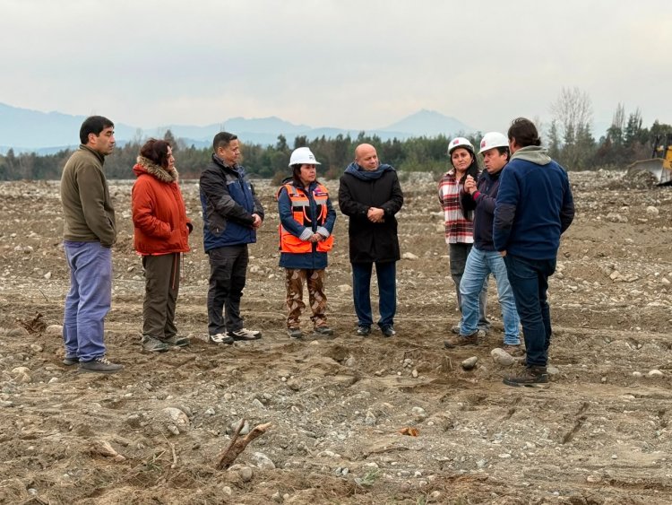Linares: autoridades inspeccionan trabajos de encauzamiento en los ríos Ancoa y Achibueno para reforzar la seguridad ante crecidas