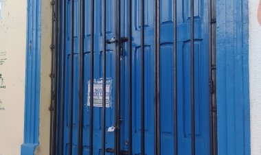 Exclusivo: lluvias inundan bodega con medicamentos del Departamento Comunal de Salud de Linares