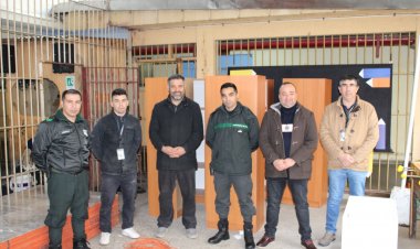 Alumnos en contexto de encierro construyen mobiliario para establecimientos del SLEP Maule Costa