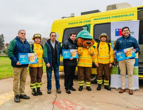 CONAF abre 400 cupos para brigadistas forestales en el Maule y delegado Prieto anuncia reactivación de mesa por incendios forestales