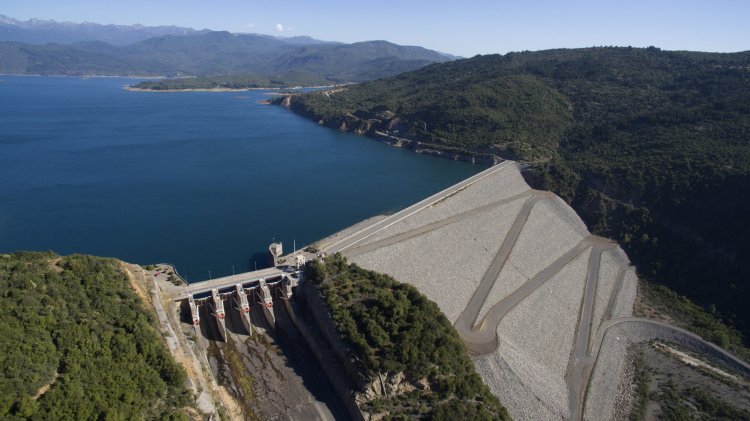 ¡Último Minuto! Colbún S.A. informa vertimiento preventivo en el embalse Colbún