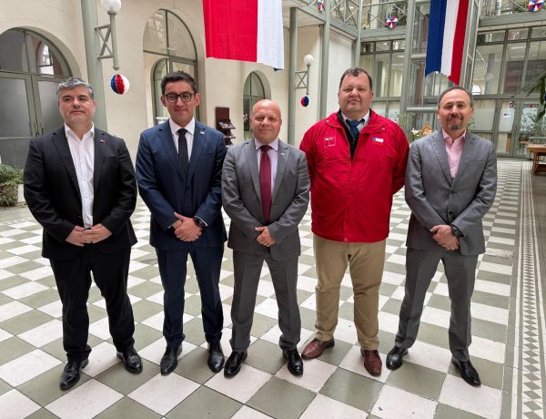 Linares: seminario refuerza coordinación público-privada para prevenir riesgos durante temporada de altas temperaturas