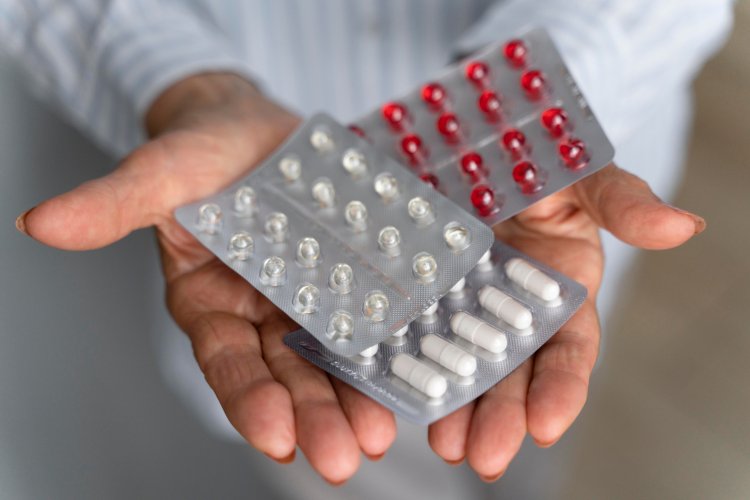 Venta de medicamentos en locales masivos: Académicos de Química y Farmacia alertan sobre graves riesgos para la salud pública