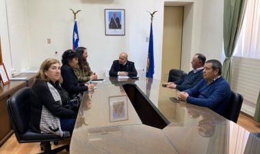 La Mesa No al Relleno Sanitario y las juntas de vecinos de Gúmera, La Faja y Rosa Olea se reúnen junto al delegado provincial de Linares para exponer la defensa del territorio ante el proyecto de relleno sanitario Piedra Larga