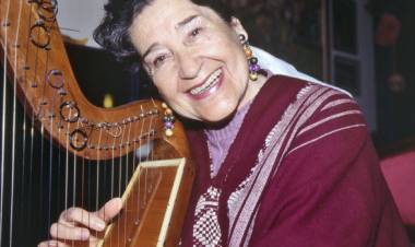 En San Javier exponen muestra fotográfica sobre Margot Loyola Palacios