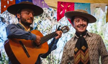 “Los Dos Maulinos” se presentan hoy en el Teatro de Linares