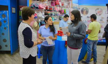 Autoridades llaman a respetar extensión horaria y feriados irrenunciables del comercio