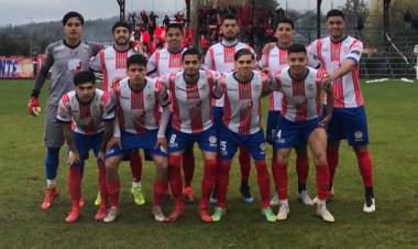 Linares golea en el sur y sueña con el ascenso a la Segunda Profesional