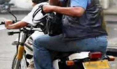 “Moto chorros” asaltan a comerciante en calle Quiñipeumo de Linares