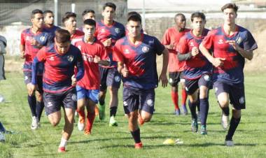 Deportes Linares define “Noche Albirroja” y  alista seguidilla de duelos amistosos