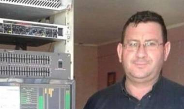 Solo en su departamento fallece linarense por Covid-19 en Santiago