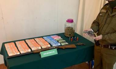 Carabineros detiene a sujeto por infracción a la ley de drogas e incauta 11 millones 907 mil pesos