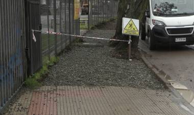 Mejoran las veredas de la avenida Bernardo O’Higgins en la comuna de Colbún