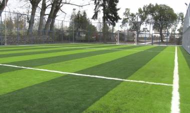 De “lujo” es la nueva cancha de futbolito de la localidad de Maule sur en la comuna de Colbún