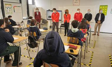 Estudiantes de tercero y cuarto año medio del Colegio Alborada de Linares retoman clases presenciales