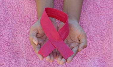 Expertos llaman a extremar los cuidados para evitar el avance del cáncer en Chile