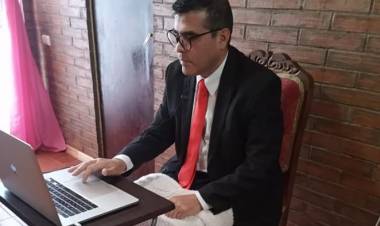 Michael Concha Salvo juró vía telemática como concejal por Linares