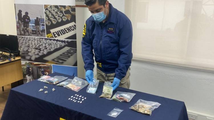 Tres mujeres y dos hombres detenidos por microtráfico de drogas en ...