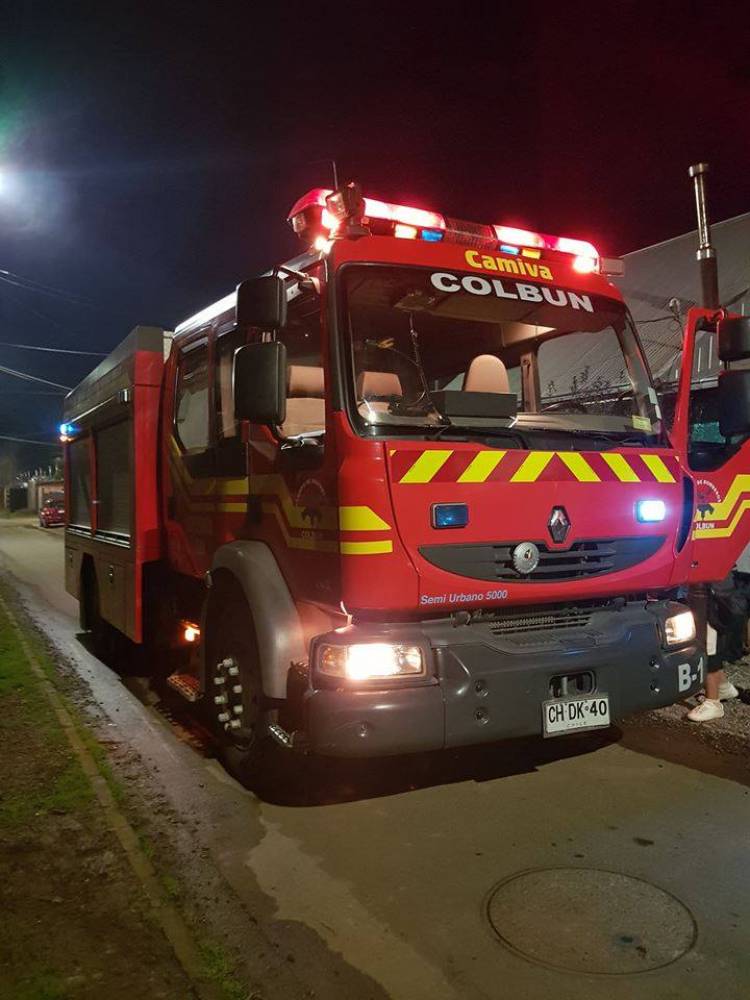 Bomberos denuncian ataques a voluntarios y apedreo a carro bomba