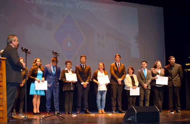 Linares cuenta con 100 nuevos técnicos profesionales del Instituto Politécnico