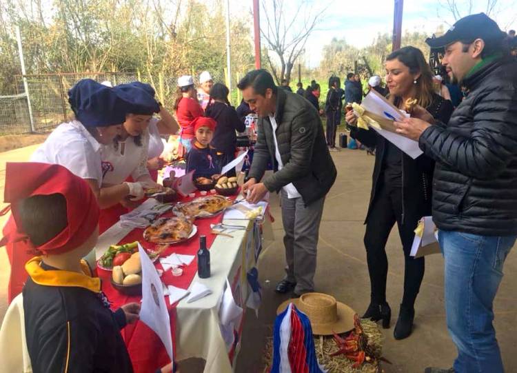 Exitosa muestra gastronómica en la escuela de “San Víctor Álamos”