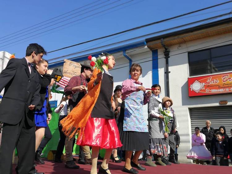 Hermosa celebración de Fiestas Patrias realizó "Escuela España"