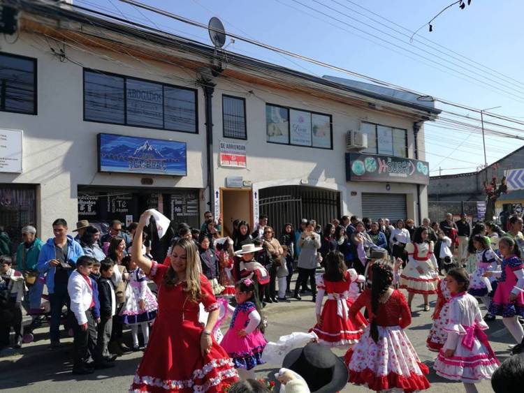 Hermosa celebración de Fiestas Patrias realizó "Escuela España"