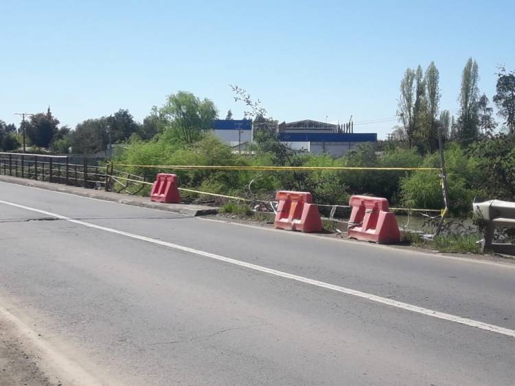 Mal estado de barandas en puente Putagán