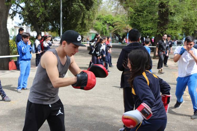 Niños y jóvenes celebraron el "Día Nacional del Deporte"