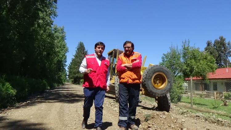 Mejoran camino El Bosque, La Ballica y San Antonio Encina