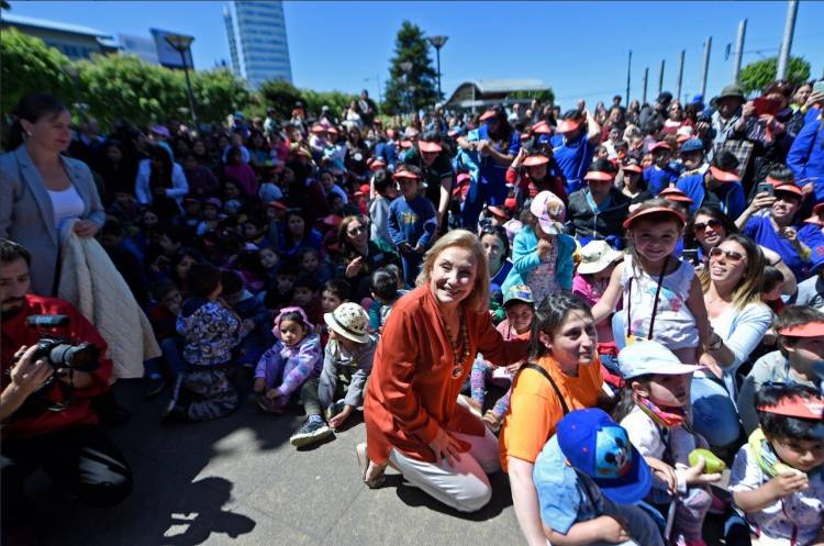 Cecilia Morel encabezará Fiesta de Navidad en Linares