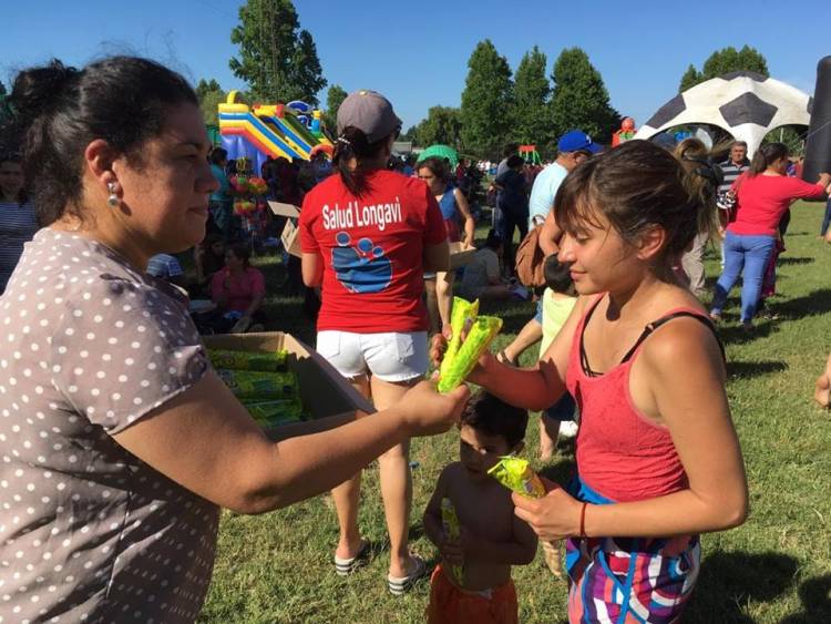 Cientos de niños disfrutaron de show navideño en Longaví