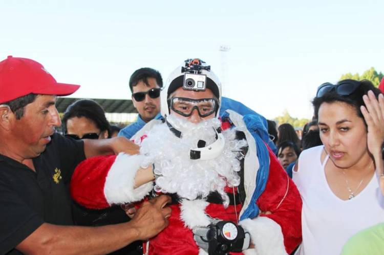 Cientos de niños disfrutaron de show navideño en Longaví