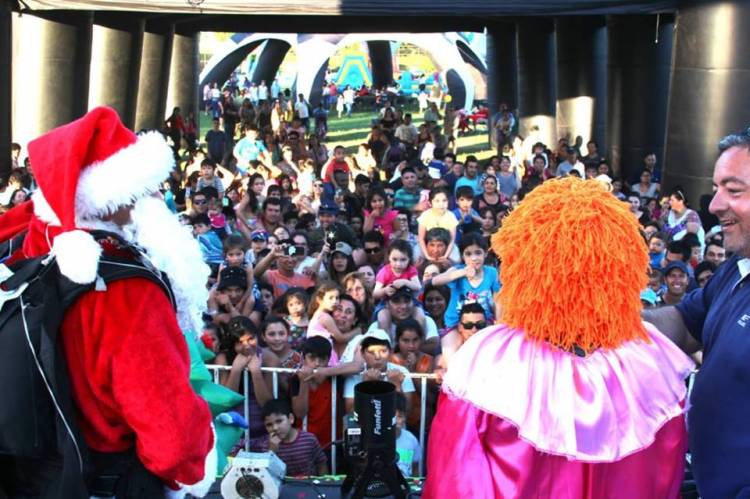 Cientos de niños disfrutaron de show navideño en Longaví