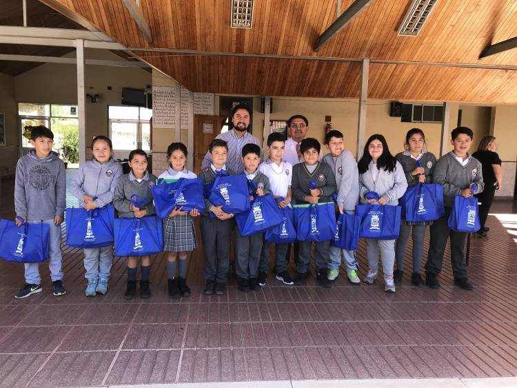 Más de 3 mil estudiantes recibirán útiles escolares en Colbún