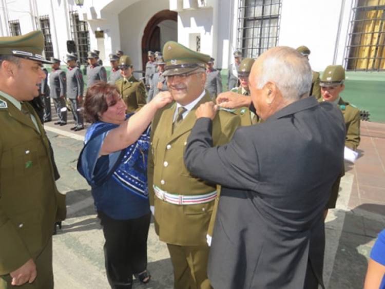 Emotiva ceremonia de ascensos en Carabineros de Linares