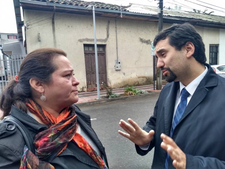 Denuncian por “acoso laboral” a director de salud de Linares