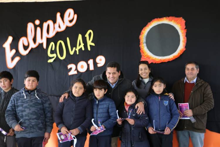 “Campaña Eclipse Seguro” llegó hasta la escuela de Llancanao