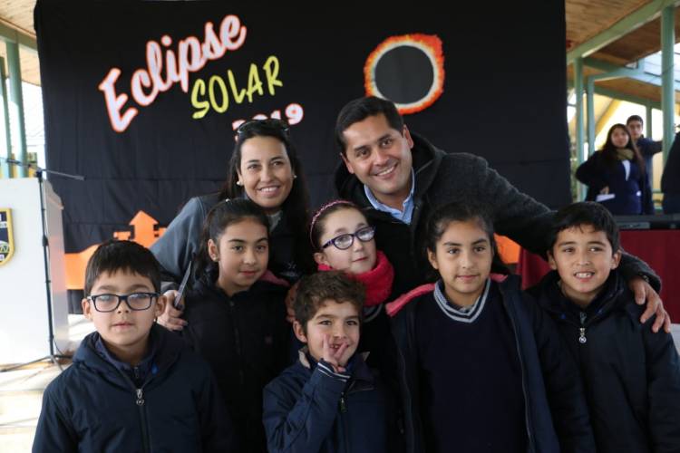 “Campaña Eclipse Seguro” llegó hasta la escuela de Llancanao