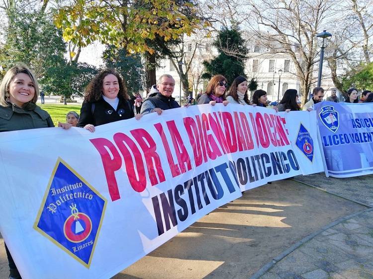 Profesores piden que alcalde reconsidere decisión de adelantar vacaciones de invierno en tres liceos de Linares