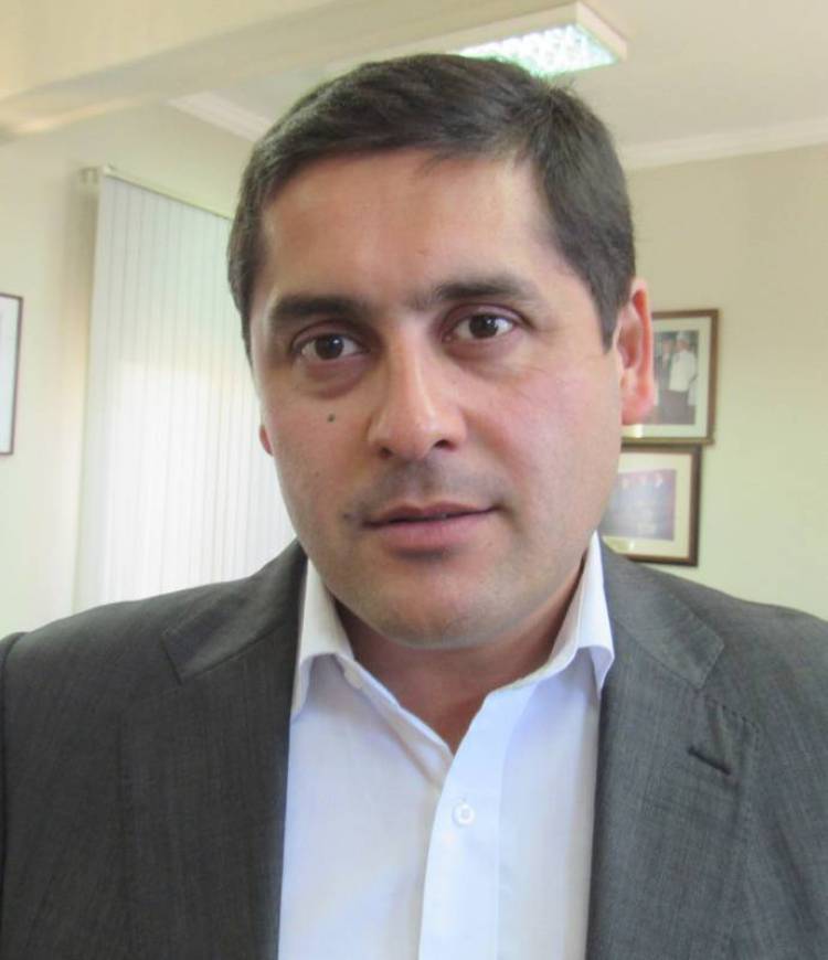 El incierto futuro de Mario Meza: postulante a gobernador regional o candidato a la reelección por Linares