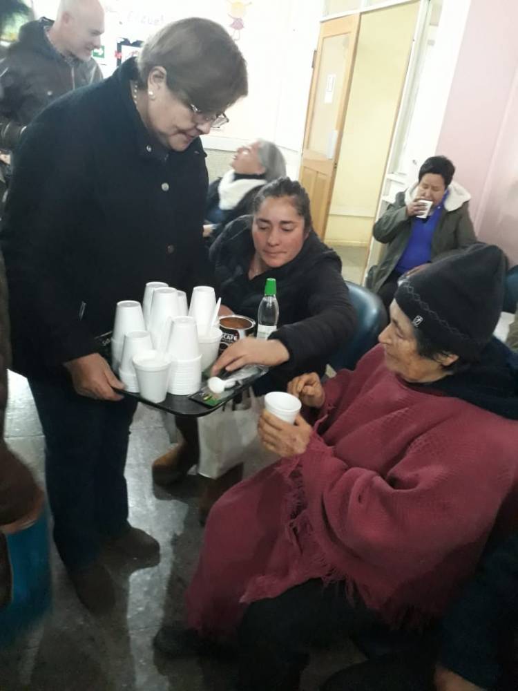 Liceo de Cauquenes impulsa “Desayunos Solidarios”