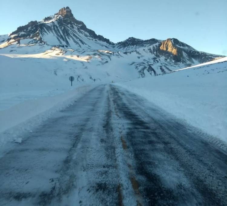 Buenas condiciones para viajar al Paso Pehuenche y disfrutar de la nieve