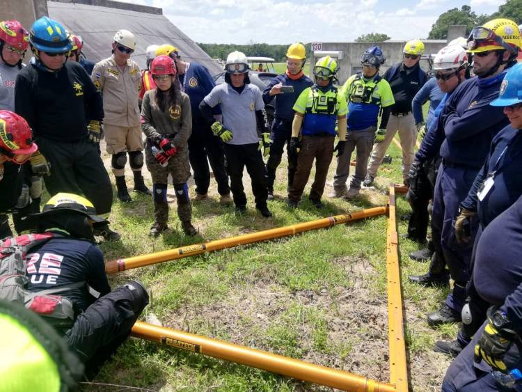 Bomberos de Linares se capacitan en Texas, Estados Unidos