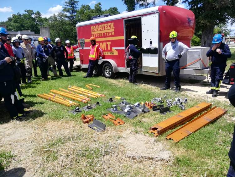 Bomberos de Linares se capacitan en Texas, Estados Unidos