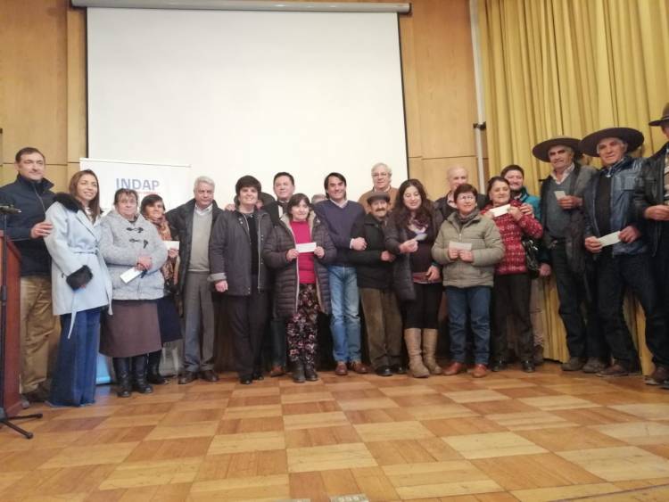 Agricultores de Linares y Yerbas Buenas fueron beneficiados con recursos de capital de trabajo