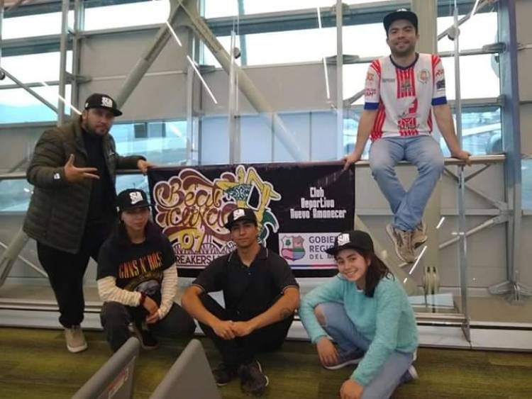 Linarenses participan en gira internacional de break dance