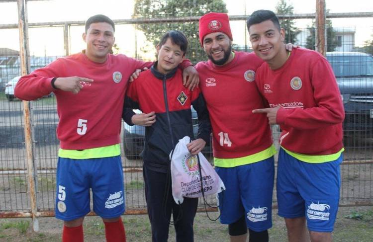 La hermosa historia de “Nachito” , joven no vidente amante del “Depo Albirrojo”