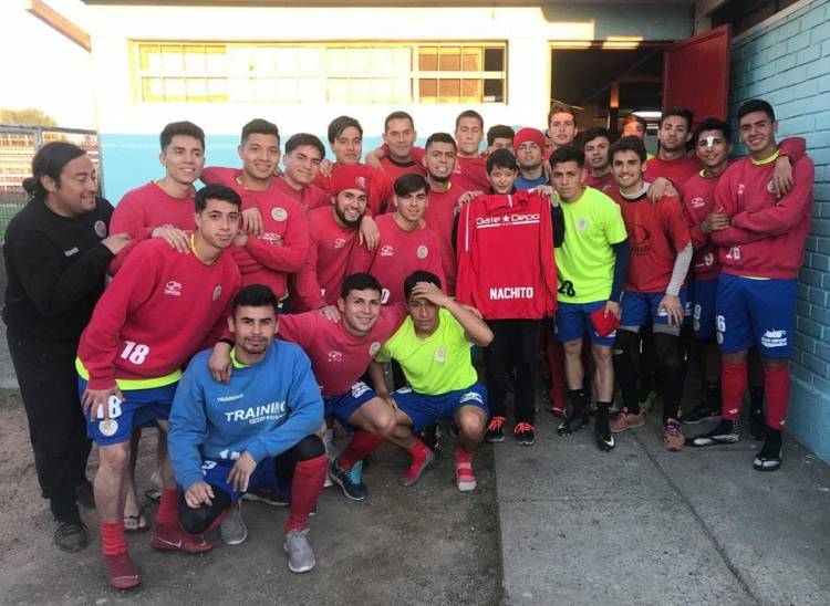 La hermosa historia de “Nachito” , joven no vidente amante del “Depo Albirrojo”