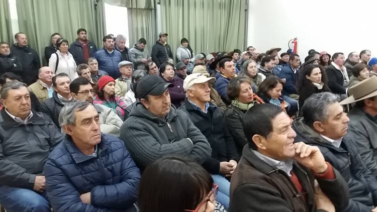 INDAP entregó aportes a campesinos de la provincia de Linares